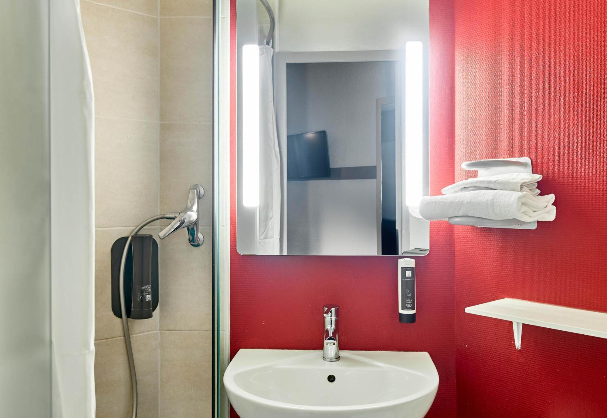 B&B Hotel Saint-Michel Sur Orge ภายนอก รูปภาพ